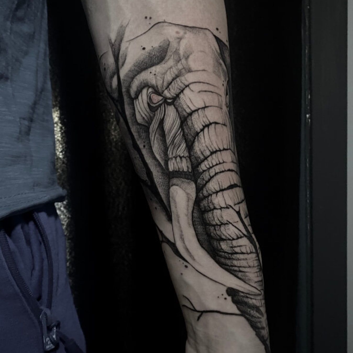 elephant-dark-realism-tattoo